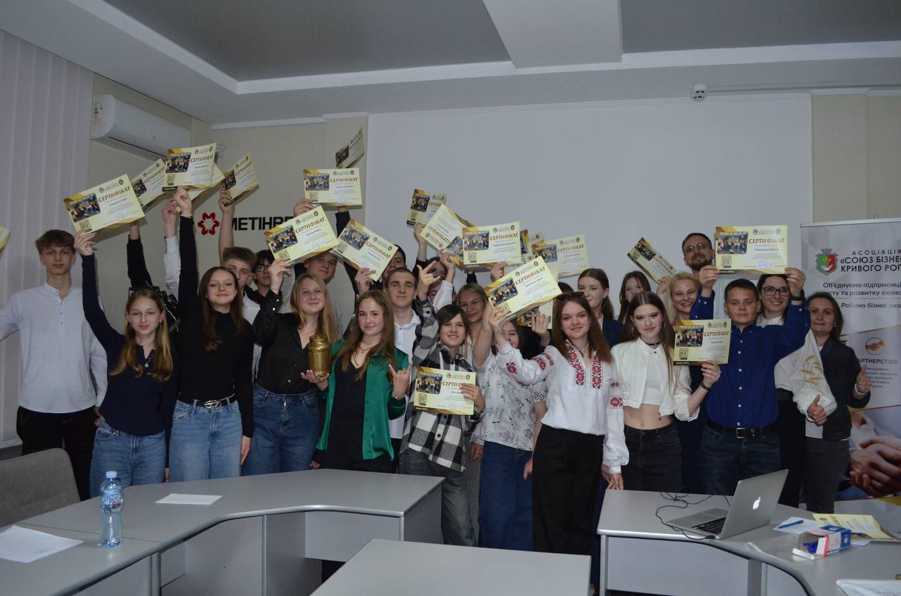 Захист бізнес-проєктів у Молодіжній школі підприємництва — підсумки навчального року